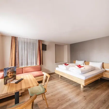 Hotel Familienhotel Adler 3*