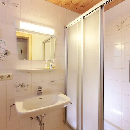 Hotel Familienhotel Adler 3*