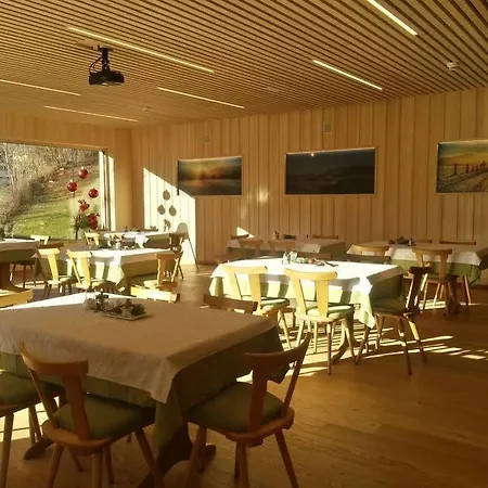 Hotel Familienhotel Adler 3*