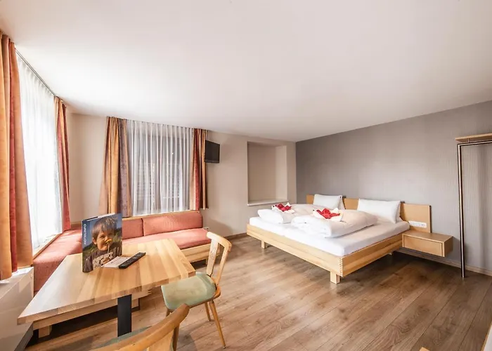 Hotel Familienhotel Adler 3*