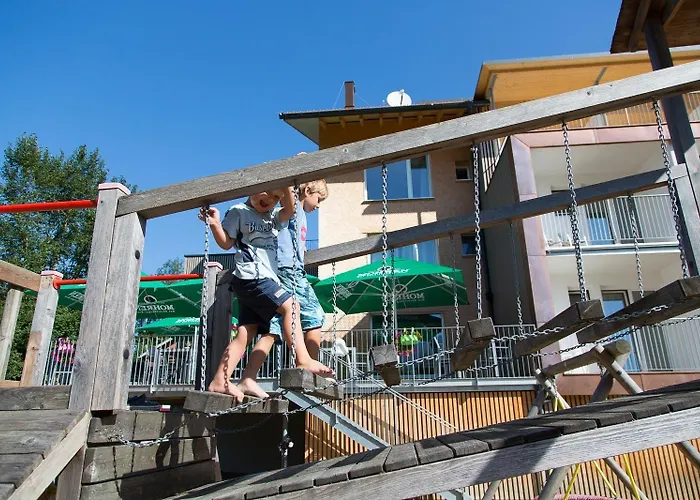 Hotel Familienhotel Adler 3*