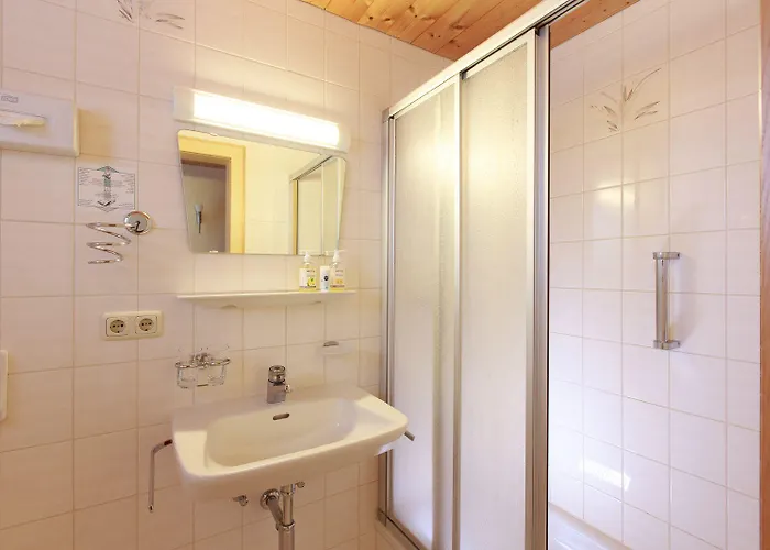 Hotel Familienhotel Adler 3*